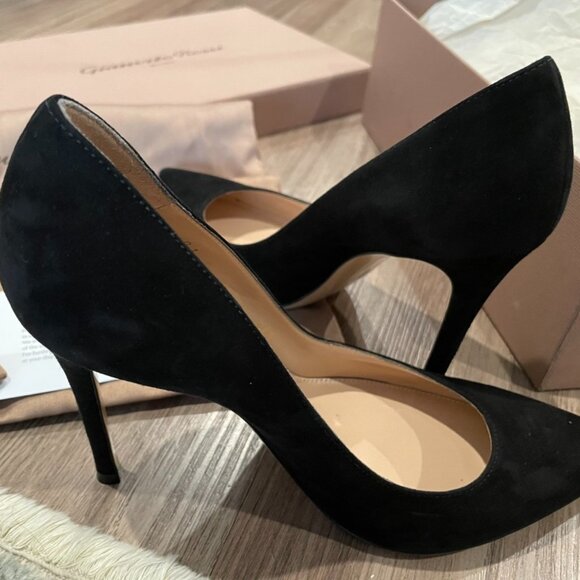Gianvito Rossi 105 Suede Heels/ Black Size 6.5. Full Set/NEW worn once - Picture 1 of 7
